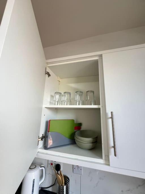 2 Bedroom Apartment Near Station Λονδίνο Εξωτερικό φωτογραφία