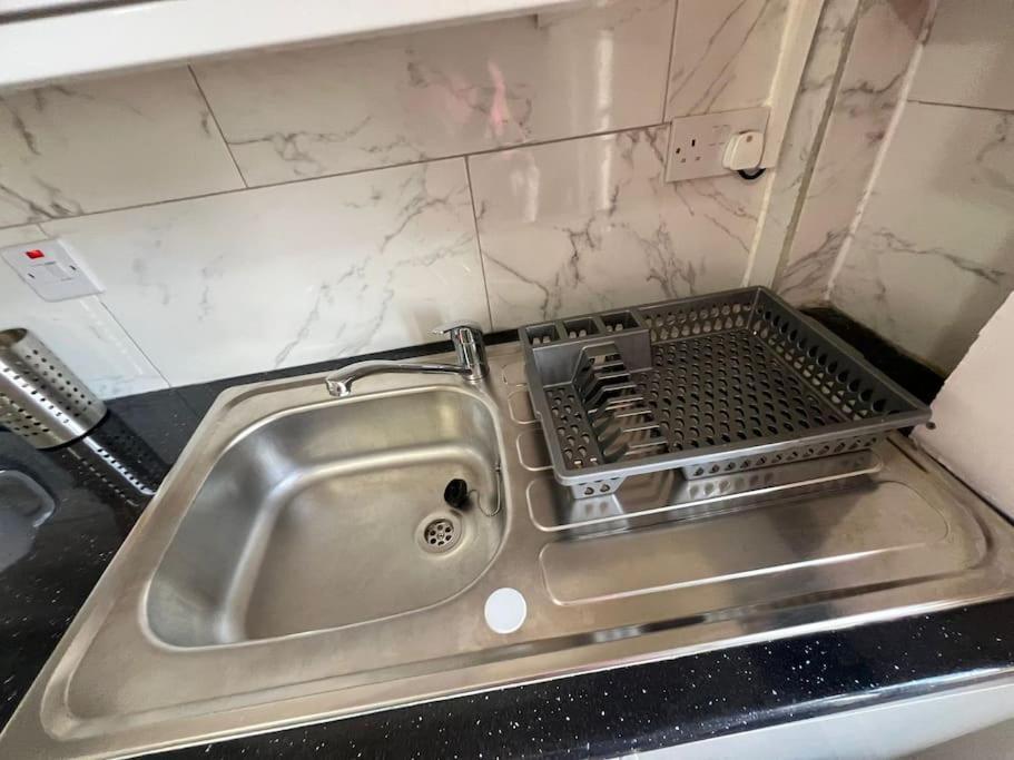 2 Bedroom Apartment Near Station Λονδίνο Εξωτερικό φωτογραφία