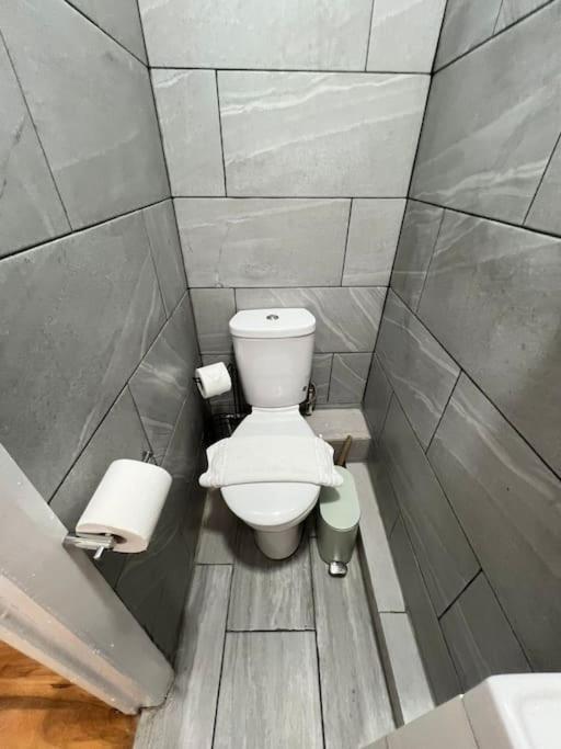 2 Bedroom Apartment Near Station Λονδίνο Εξωτερικό φωτογραφία