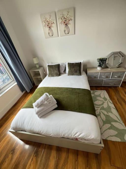 2 Bedroom Apartment Near Station Λονδίνο Εξωτερικό φωτογραφία